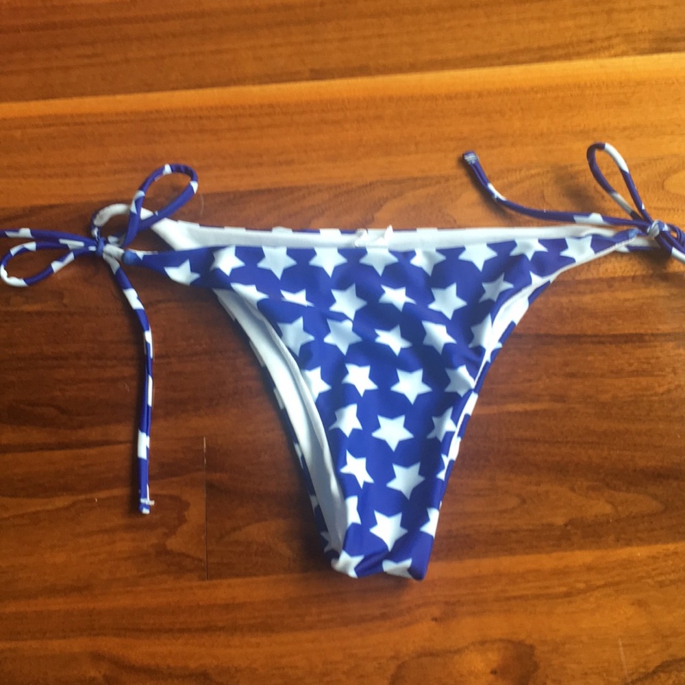 BNWOT Medium bikini bottoms